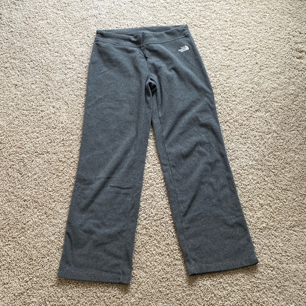 The North Face small sweatpants fleece in gray